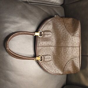 Liz Claiborne Ostrich Like Done Hanbag